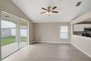 7912 Merchantville Cir, Zephyrhills, FL 33540 - Photo 11