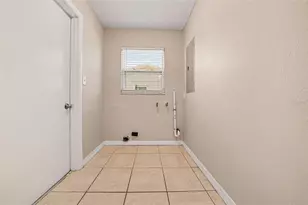 1895 S Ivey Ln, Orlando, FL 32811 - Photo 3