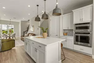 2058 Packing District Wy, Orlando, FL 32804 - Photo 9