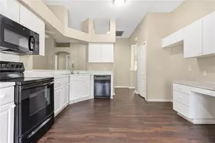 1422 Lake Shore Ranch Dr, Seffner, FL 33584 - Photo 7