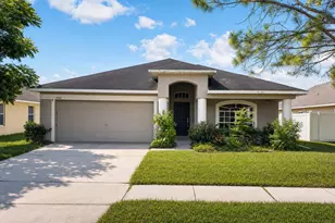 1422 Lake Shore Ranch Dr, Seffner, FL 33584 - Photo 1