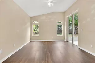 1422 Lake Shore Ranch Dr, Seffner, FL 33584 - Photo 9