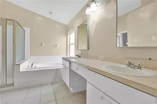 1422 Lake Shore Ranch Dr, Seffner, FL 33584 - Photo 11