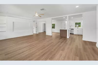 180 N Kentucky Avenue, Umatilla, FL 32784 - Photo 17