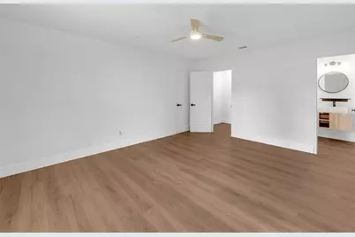180 N Kentucky Avenue, Umatilla, FL 32784 - Photo 9
