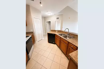 6157 Metrowest Boulevard #308, Orlando, FL 32835 - Photo 5