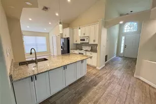 1221 Singleton Cir, Groveland, FL 34736 - Photo 3