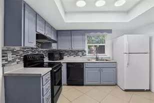 13635 Berkshire Ct, Grand Island, FL 32735 - Photo 13