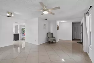 13635 Berkshire Ct, Grand Island, FL 32735 - Photo 11