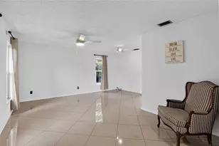 13635 Berkshire Ct, Grand Island, FL 32735 - Photo 7