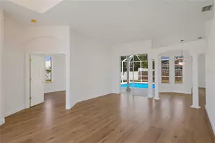 7111 41st Ln E, Sarasota, FL 34243 - Photo 5