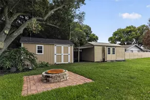 27728 Lisa Dr, Tavares, FL 32778 - Photo 23