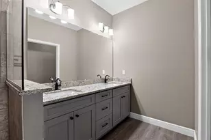 27728 Lisa Dr, Tavares, FL 32778 - Photo 17