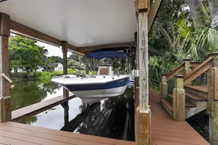 27728 Lisa Dr, Tavares, FL 32778 - Photo 23