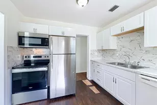 2437 S Myrtle Ave, Sanford, FL 32771 - Photo 15
