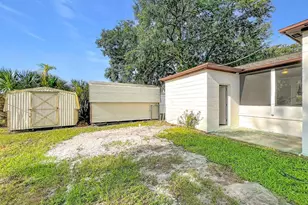 2437 S Myrtle Ave, Sanford, FL 32771 - Photo 35