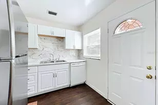 2437 S Myrtle Ave, Sanford, FL 32771 - Photo 13