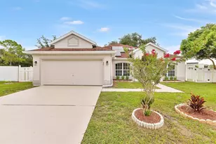 46 Cordona Dr, Kissimmee, FL 34758 - Photo 1