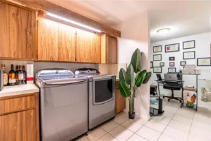 1508 Whitehall Dr, Davie, FL 33324 - Photo 31