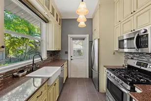 450 13th Ave N, Saint Petersburg, FL 33701 - Photo 9