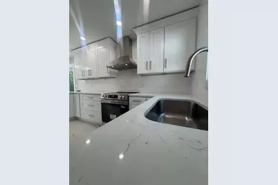 1865 Nebraska Avenue NE, Saint Petersburg, FL 33703 - Photo 9