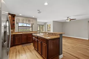 7437 Pinemount Dr, Orlando, FL 32819 - Photo 3