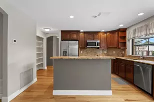 7437 Pinemount Dr, Orlando, FL 32819 - Photo 5