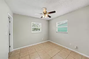 10410 N 27th St, Tampa, FL 33612 - Photo 9