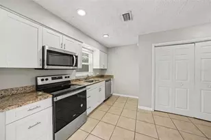 10410 N 27th St, Tampa, FL 33612 - Photo 9