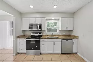 10410 N 27th St, Tampa, FL 33612 - Photo 7