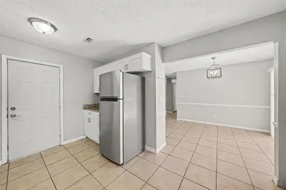 10410 N 27th Street, Tampa, FL 33612 - Photo 11