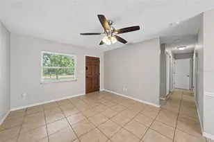 10410 N 27th St, Tampa, FL 33612 - Photo 3