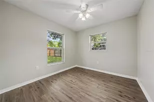 450 Park Glen Dr, Tavares, FL 32778 - Photo 9