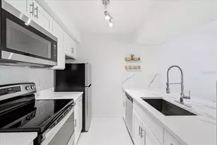 6074 Peregrine Ave, Orlando, FL 32819 - Photo 5