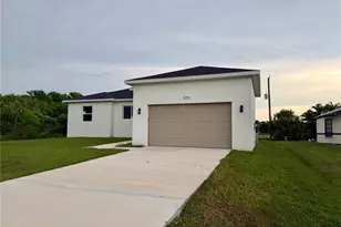 571 Mimosa Ave NW, Port Charlotte, FL 33952 - Photo 3
