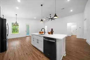 11188 Seattle Wren Ave, Weeki Wachee, FL 34614 - Photo 21