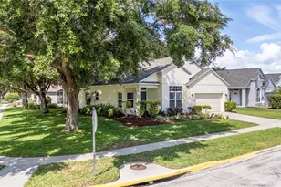 9724 Myrtle Creek Ln, Orlando, FL 32832 - Photo 3