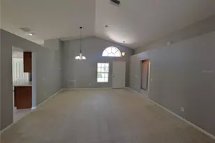 31404 Philmar Ln, Wesley Chapel, FL 33543 - Photo 5
