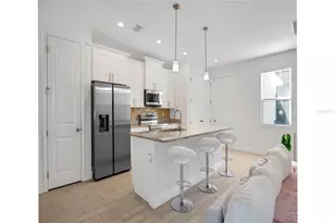 643 Flynn St SE, Palm Bay, FL 32909 - Photo 5
