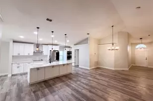 106 Cabrillo Dr, Groveland, FL 34736 - Photo 9