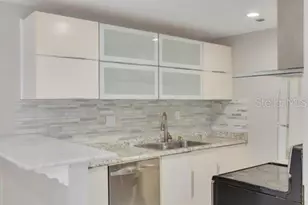 334 48th Ave N, Saint Petersburg, FL 33703 - Photo 5