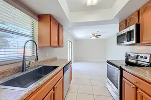 573 Benjamin Franklin Pl, Orlando, FL 32809 - Photo 5