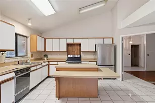 2939 Danforth Dr, Orlando, FL 32818 - Photo 3