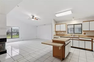 2939 Danforth Dr, Orlando, FL 32818 - Photo 3