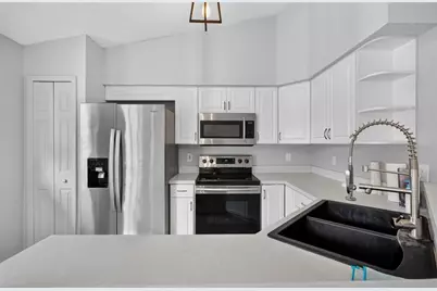 2941 Bedford Street, Deltona, FL 32738 - Photo 9