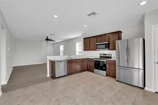 7425 Catania Loop, Clermont, FL 34714 - Photo 3
