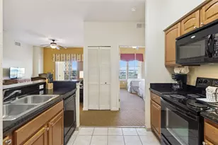 8101 Resort Village Dr, Orlando, FL 32821 - Photo 9