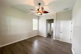129 Crepe Myrtle Dr, Groveland, FL 34736 - Photo 15
