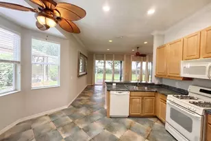 129 Crepe Myrtle Dr, Groveland, FL 34736 - Photo 7