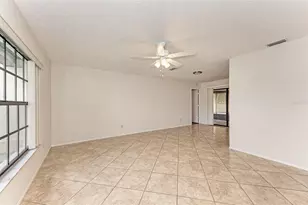 4621 35th Ct E, Bradenton, FL 34203 - Photo 5